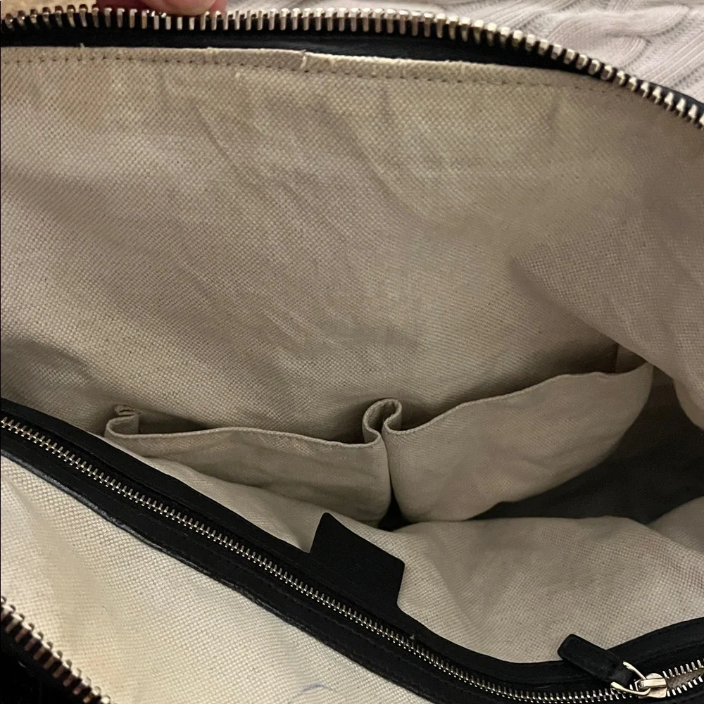 Gucci Black Textured Leather Shoulder Bag - Picture 7 of 11